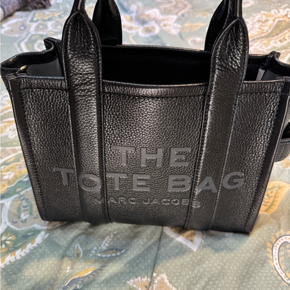 Marc Jacobs Black Leather Handbag